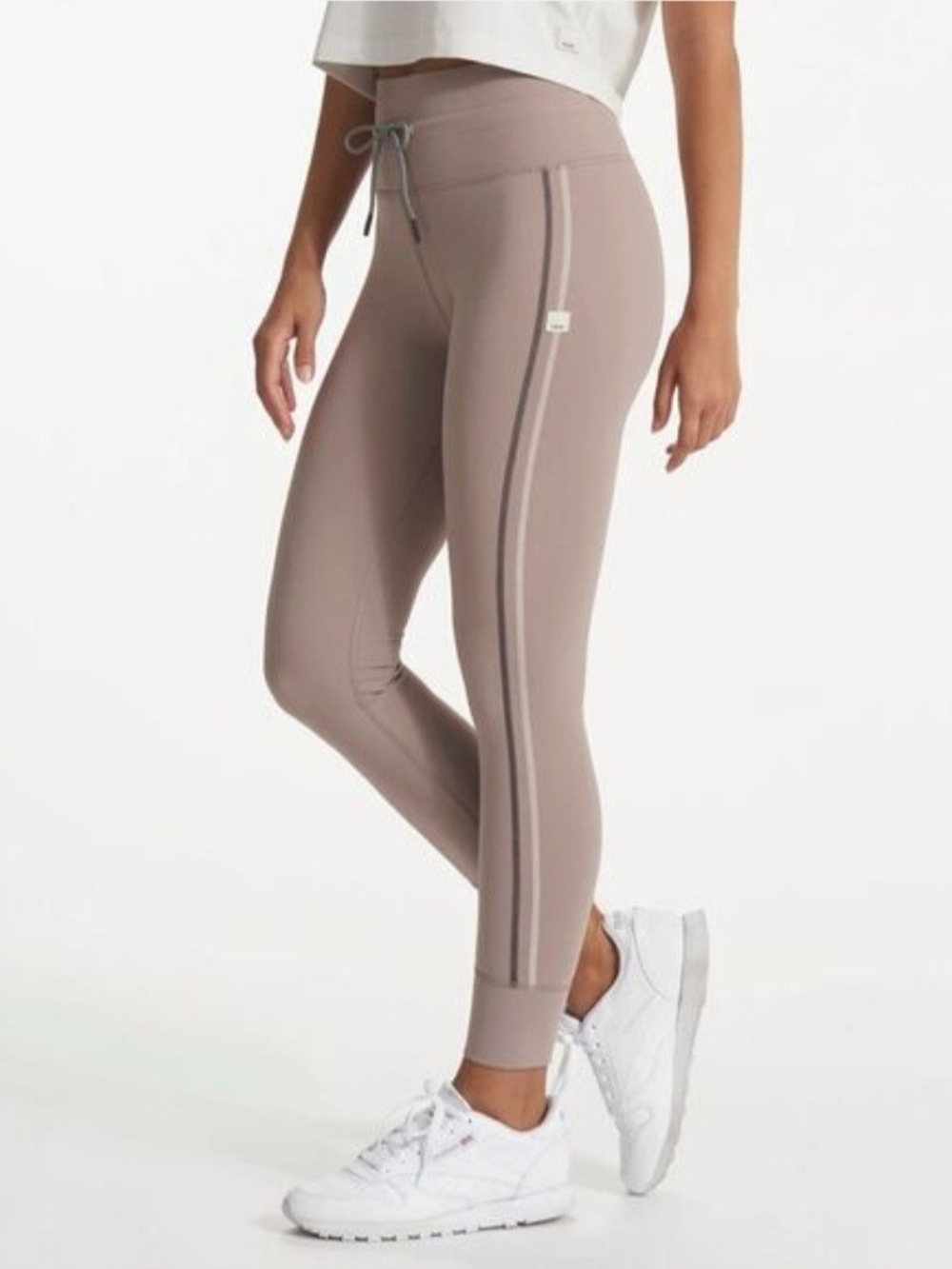 Vuori Daily Sport leggings with side stripes